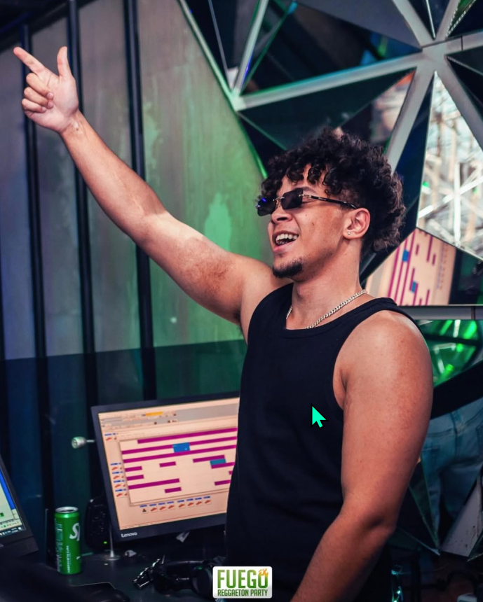 DJ DOMI live photo 2
